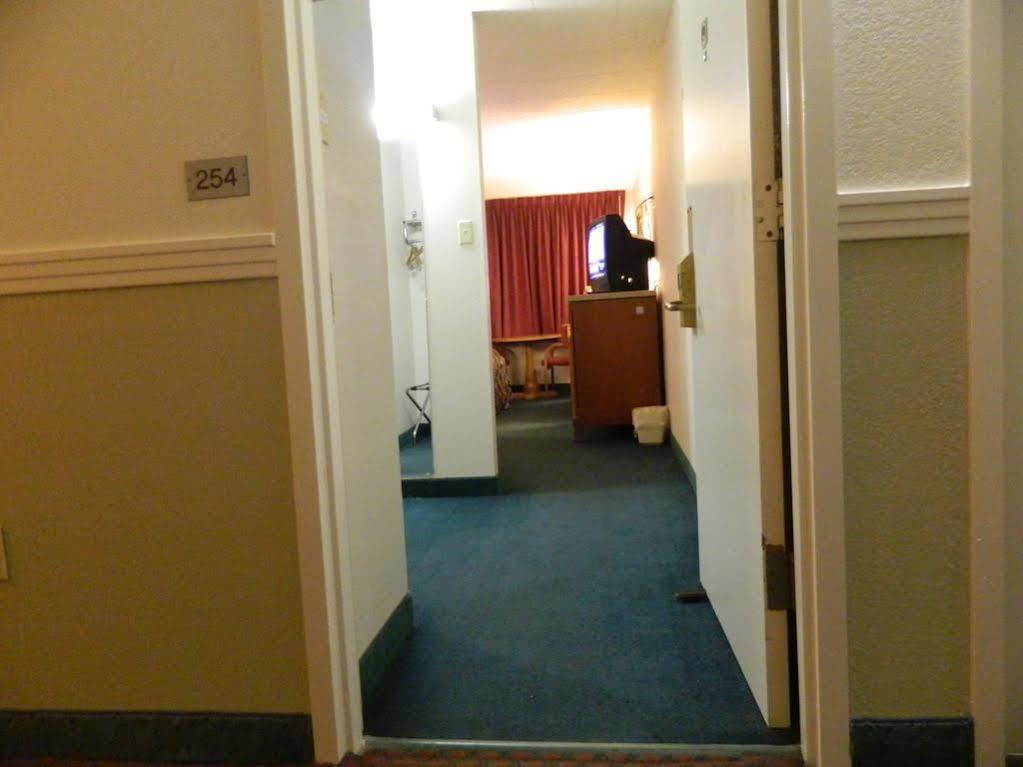 Motel 6-New Stanton, PA Exterior foto